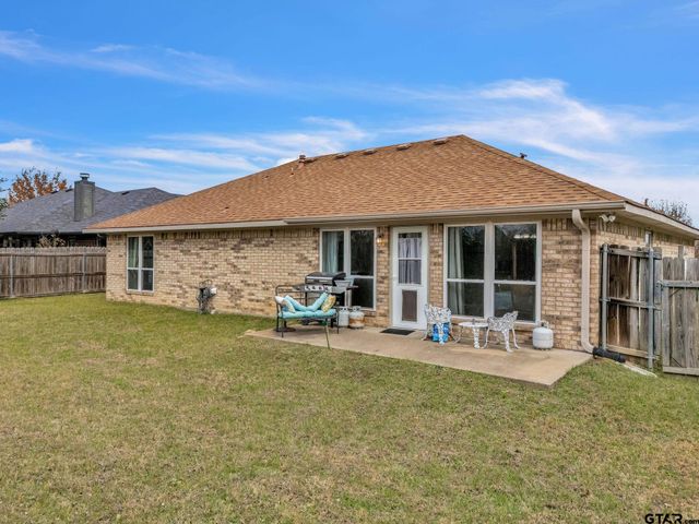 19990 Bluegrass Cir, Flint, TX 75762