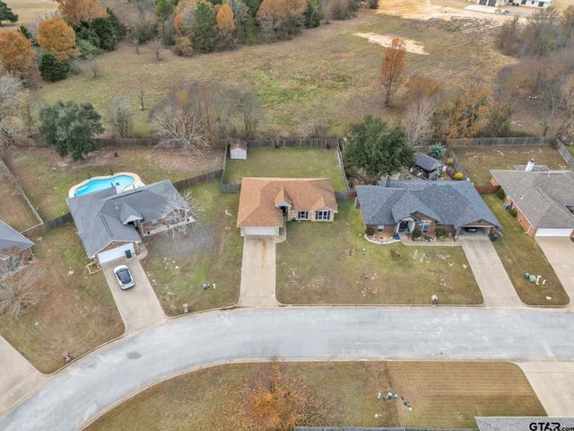 19990 Bluegrass Cir, Flint, TX 75762