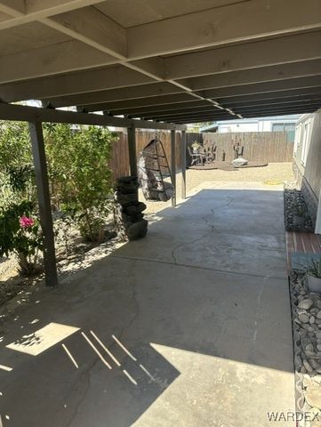 327 Santa Cruz Avenue, Bullhead City, AZ 86442