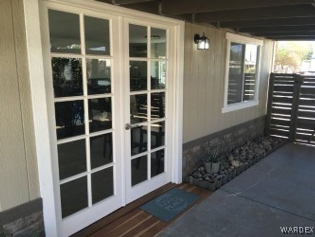 327 Santa Cruz Avenue, Bullhead City, AZ 86442