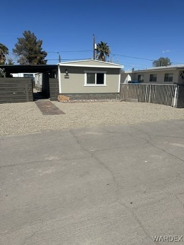 327 Santa Cruz Avenue, Bullhead City, AZ 86442