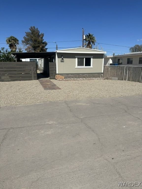 327 Santa Cruz Avenue, Bullhead City, AZ 86442