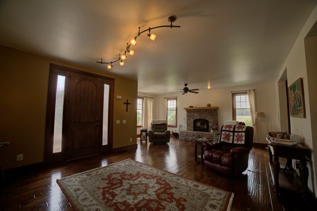 1897 N 2500 East Road, Watseka, IL 60970