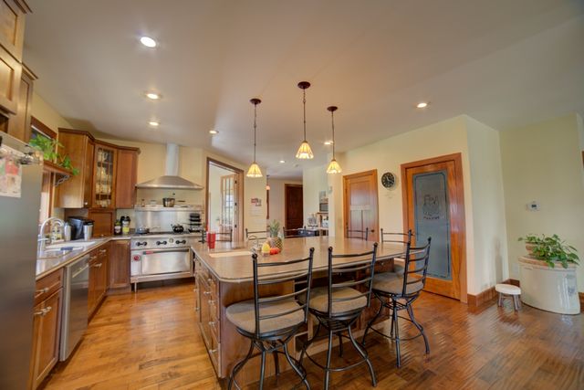 1897 N 2500 East Road, Watseka, IL 60970