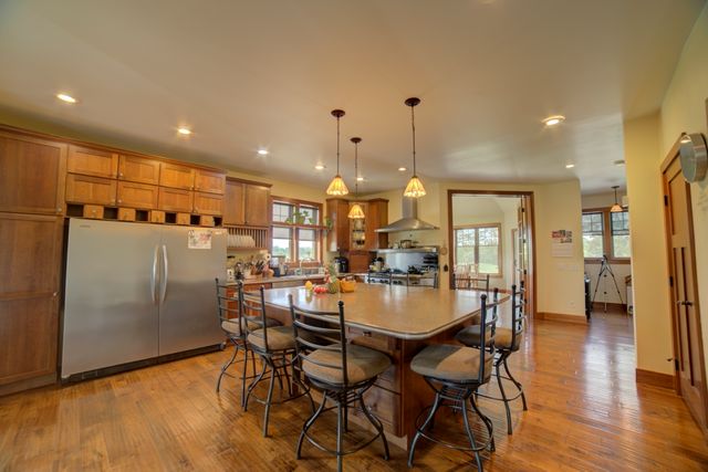 1897 N 2500 East Road, Watseka, IL 60970