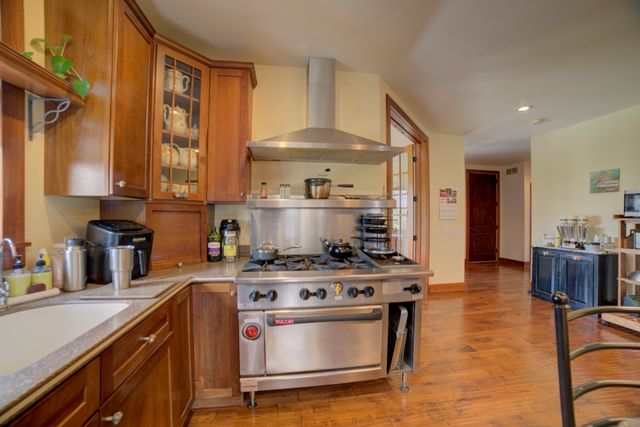 1897 N 2500 East Road, Watseka, IL 60970