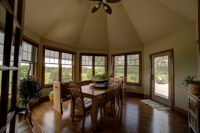 1897 N 2500 East Road, Watseka, IL 60970