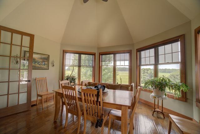 1897 N 2500 East Road, Watseka, IL 60970