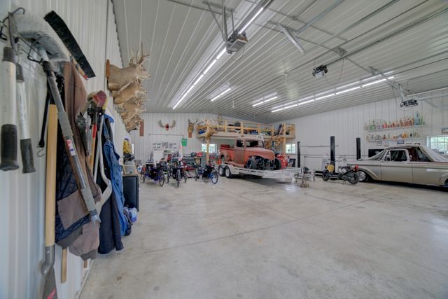 1897 N 2500 East Road, Watseka, IL 60970