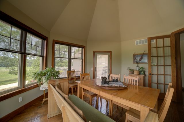 1897 N 2500 East Road, Watseka, IL 60970