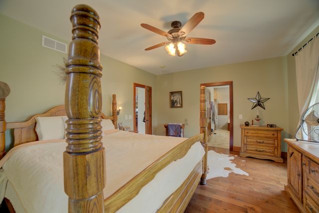 1897 N 2500 East Road, Watseka, IL 60970