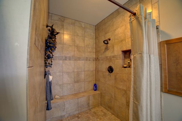 1897 N 2500 East Road, Watseka, IL 60970