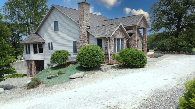 1897 N 2500 East Road, Watseka, IL 60970