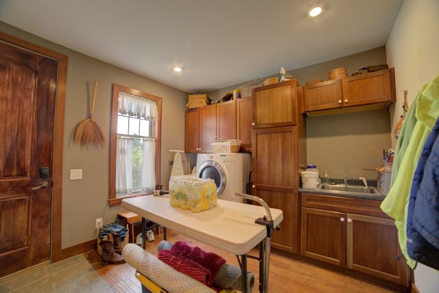 1897 N 2500 East Road, Watseka, IL 60970