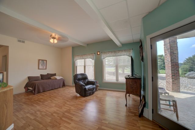 1897 N 2500 East Road, Watseka, IL 60970