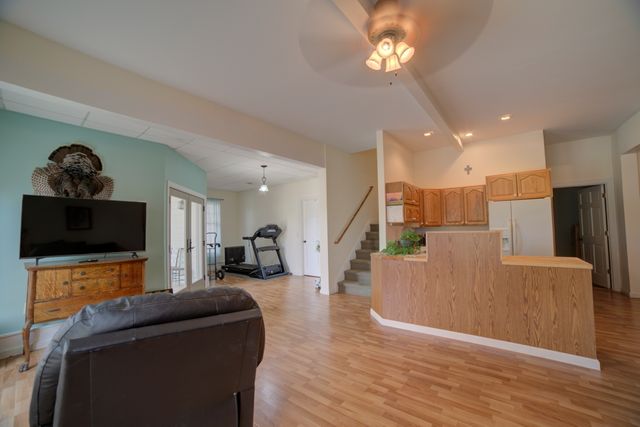 1897 N 2500 East Road, Watseka, IL 60970