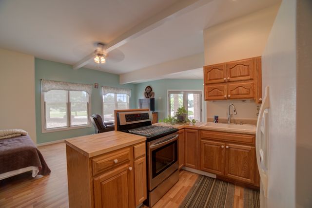 1897 N 2500 East Road, Watseka, IL 60970