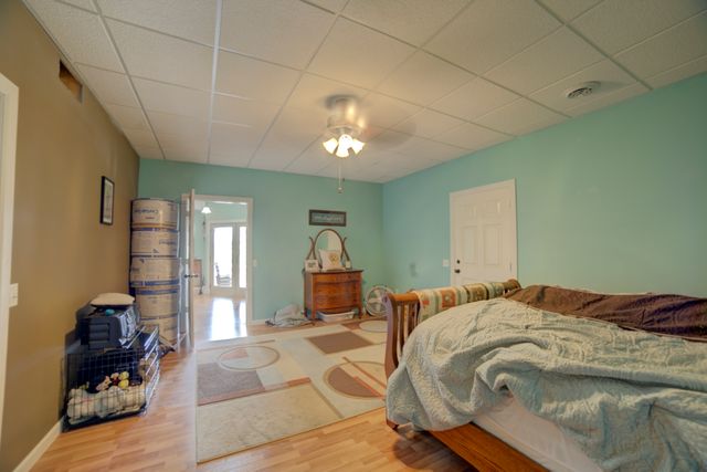 1897 N 2500 East Road, Watseka, IL 60970