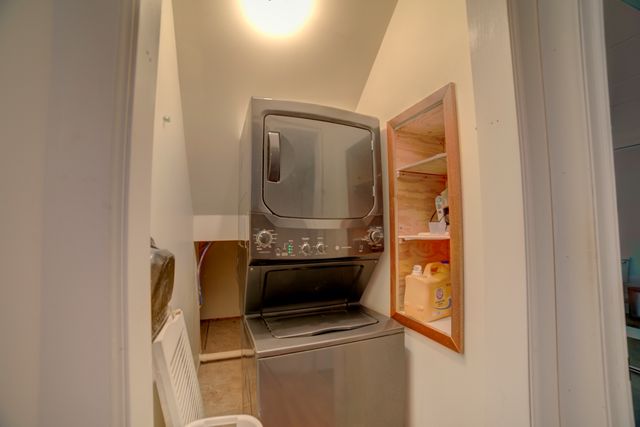 1897 N 2500 East Road, Watseka, IL 60970