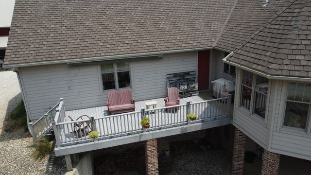 1897 N 2500 East Road, Watseka, IL 60970