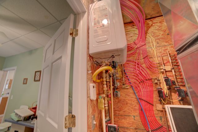 1897 N 2500 East Road, Watseka, IL 60970