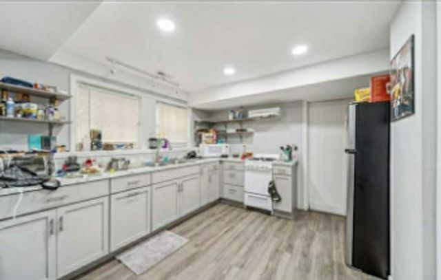 7038 S Woodlawn Avenue 2, Chicago, IL 60637