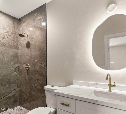 127 Via Venezuela, Rio Rico, AZ 85648