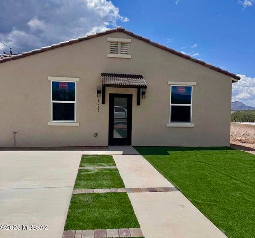 127 Via Venezuela, Rio Rico, AZ 85648