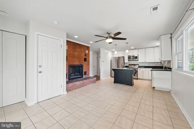 3993 ORANGE ST, Triangle, VA 22172