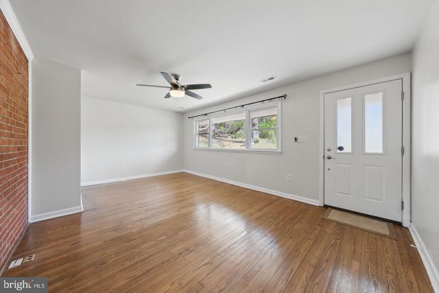 3993 ORANGE ST, Triangle, VA 22172