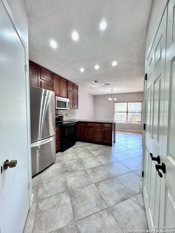 21551 Hyerwood, San Antonio, TX 78259