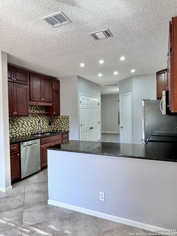21551 Hyerwood, San Antonio, TX 78259