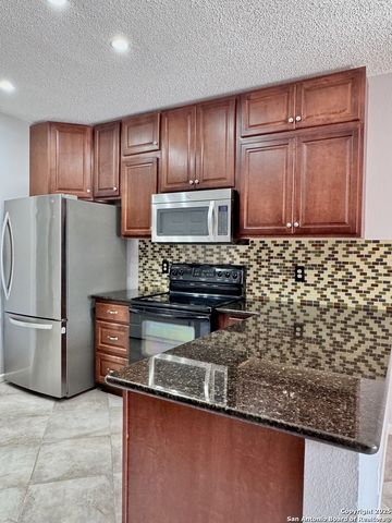 21551 Hyerwood, San Antonio, TX 78259