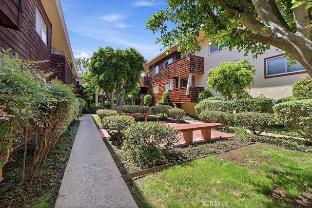 5400 Newcastle Avenue 45, Encino, CA 91316