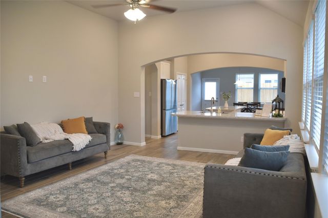 1071 Bluebonnet Trail, Bellville, TX 77418