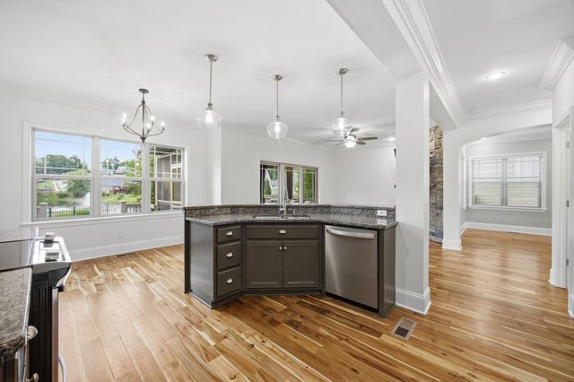 8570 Maple Valley Drive, Chattanooga, TN 37421