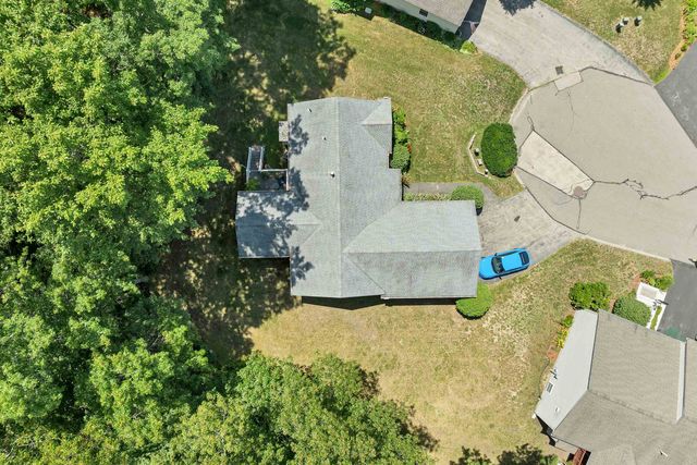 4 Glasgow Circle, Hudson, NH 03051