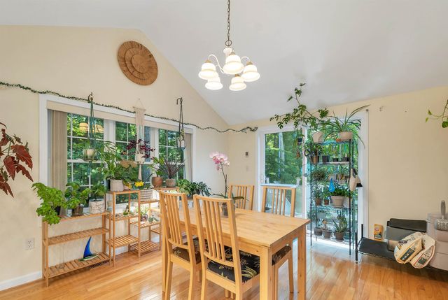 4 Glasgow Circle, Hudson, NH 03051
