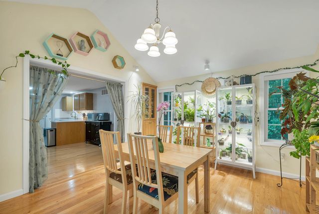 4 Glasgow Circle, Hudson, NH 03051