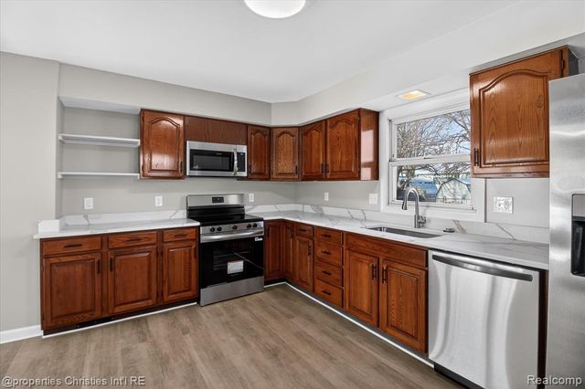 33532 Leona Street, Garden City, MI 48135