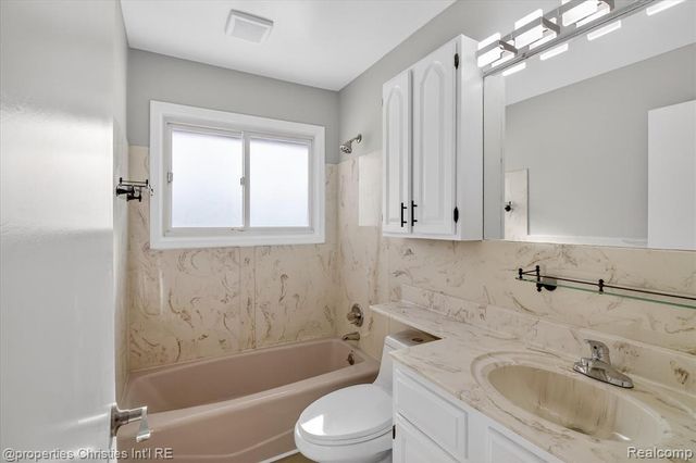 33532 Leona Street, Garden City, MI 48135