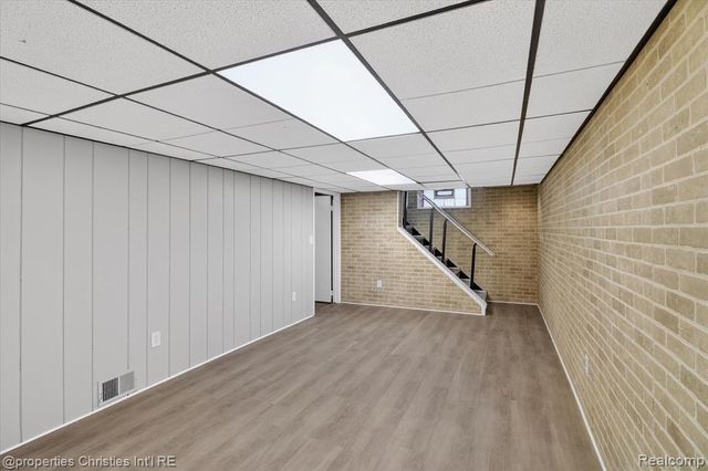 33532 Leona Street, Garden City, MI 48135