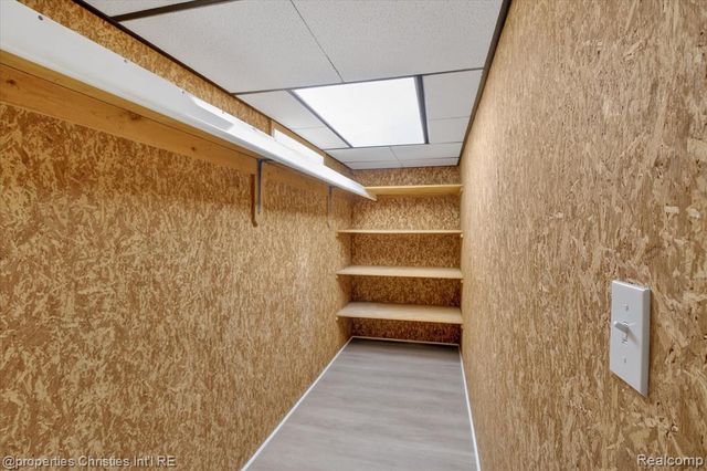 33532 Leona Street, Garden City, MI 48135