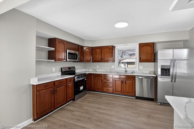 33532 Leona Street, Garden City, MI 48135