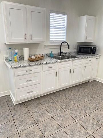 4401 Canal Street, Houston, TX 77011