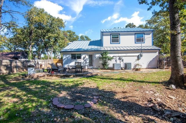 2311 Hummingbird Trail, Grapevine, TX 76051