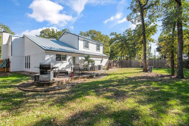 2311 Hummingbird Trail, Grapevine, TX 76051