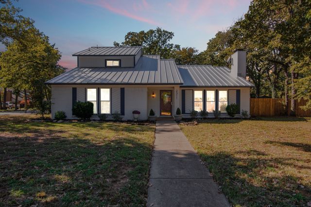 2311 Hummingbird Trail, Grapevine, TX 76051