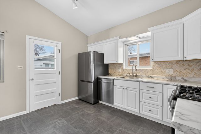 8516 W Normal Avenue, Niles, IL 60714