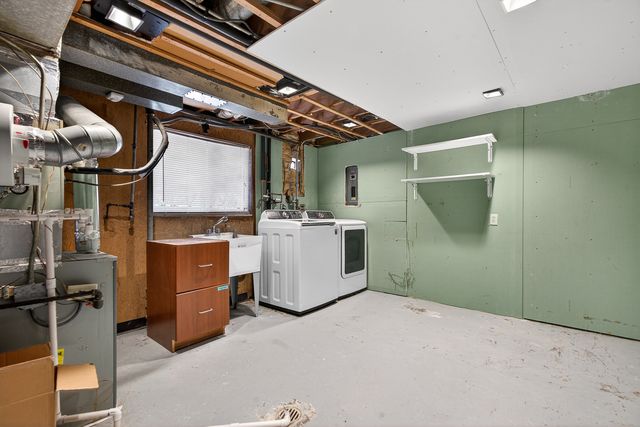 8516 W Normal Avenue, Niles, IL 60714